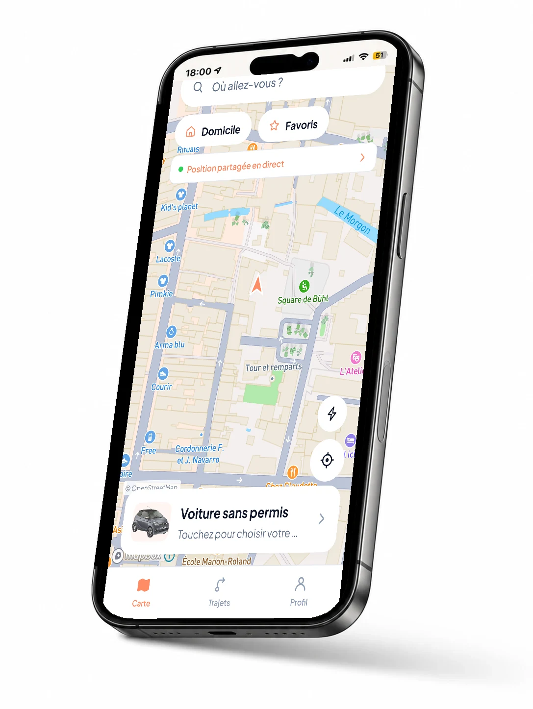 L'app TacTac sur le tableau de bord d'une voiture sans permis, itinéraire adapté 45 km/h